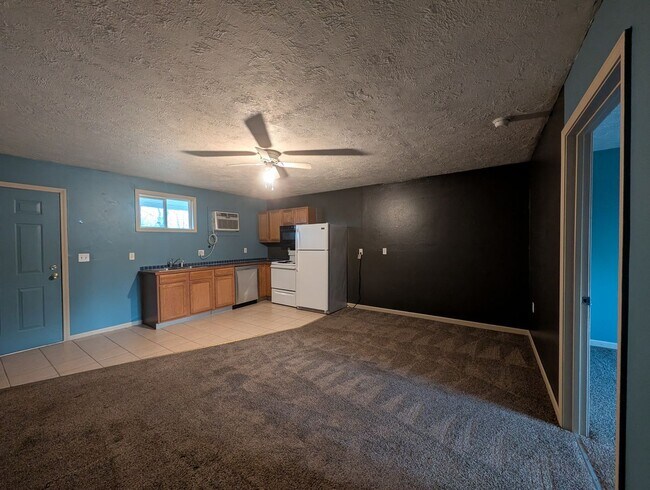 Building Photo - 1 Bedroom Upstairs apartment Just outside of Searcy