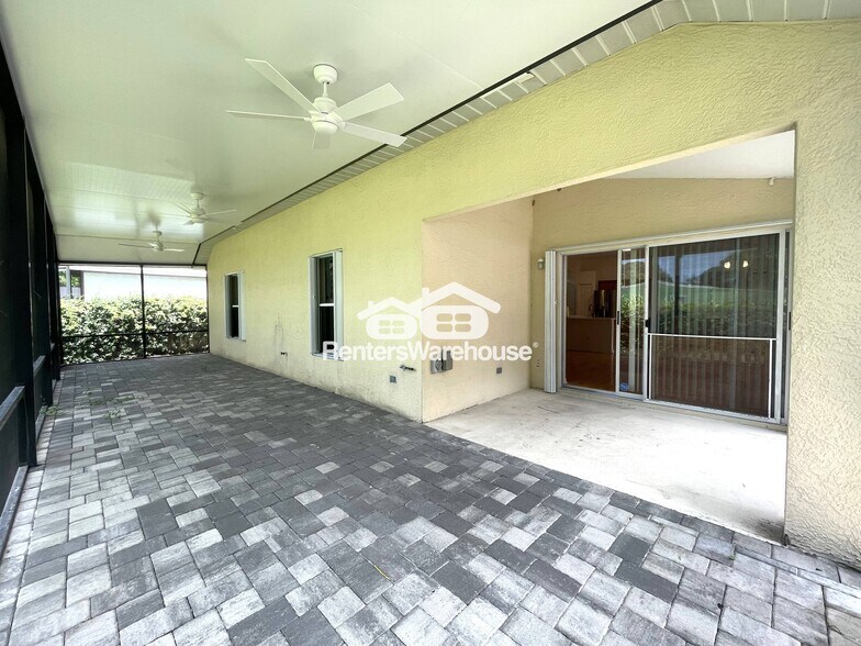 Building Photo - 14950 Hidden Oaks Cir
