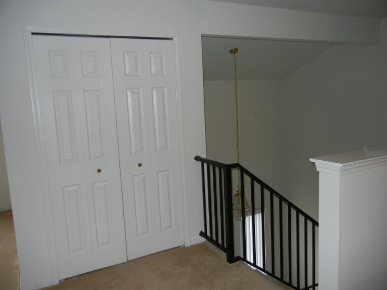 Building Photo - 16803 Dover Dr