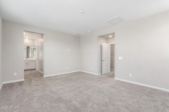 Building Photo - 4833 S Ferric