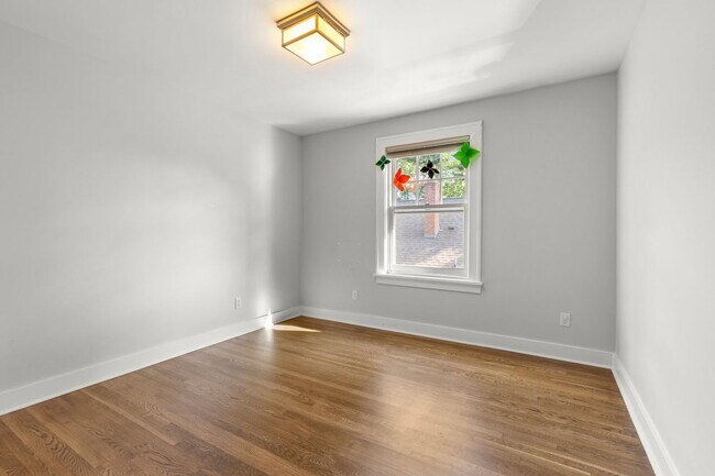 Building Photo - 2715 NE 35th Ave