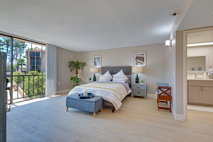 Building Photo - The Meridian at Laguna Hills - 55+ Active ...