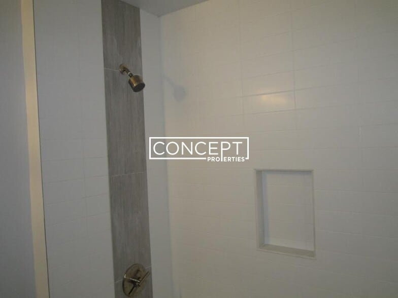 Building Photo - 17 Bow St