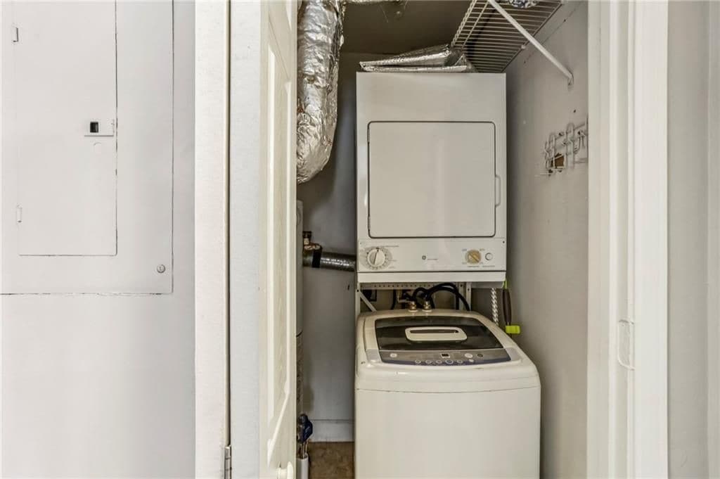 Building Photo - 1988 Wellbourne Dr NE