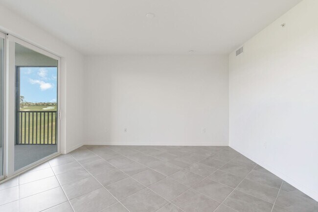 Building Photo - Wellen Golf and Country Club with Resort l...