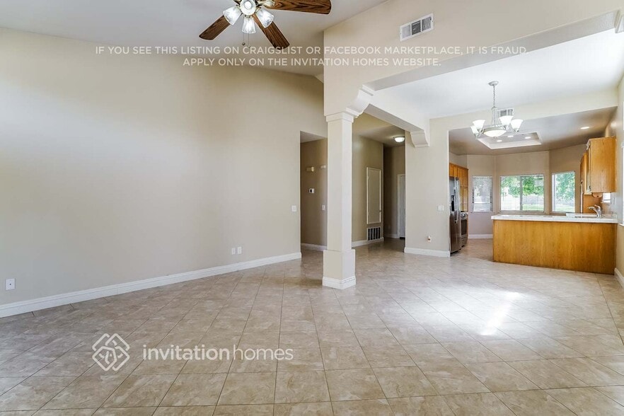 Building Photo - 2547 Gemstone Ave
