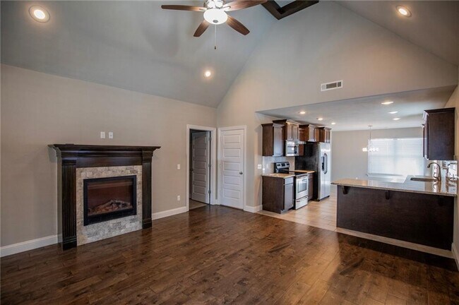 Building Photo - 3214 SW Stonepoint Ave