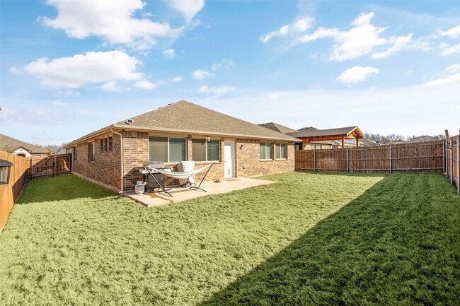 Building Photo - 817 Cloverwood Dr