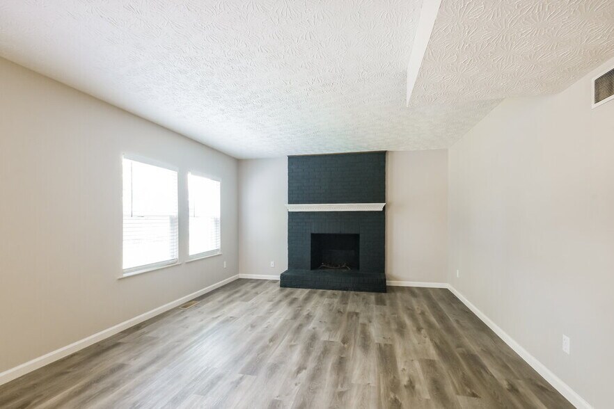Building Photo - 4320 Oil Creek Dr