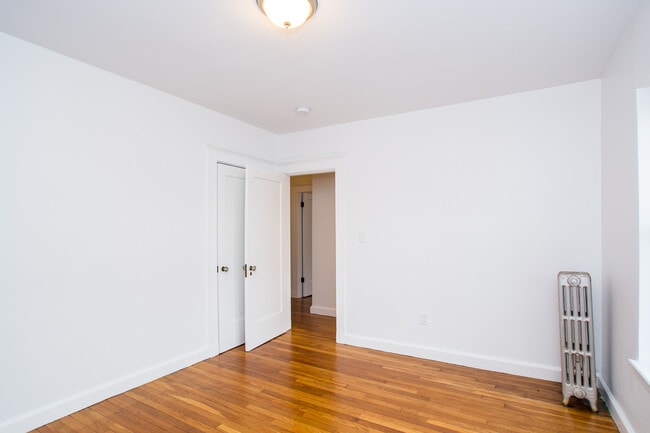 Building Photo - 119 W Wyoming Ave