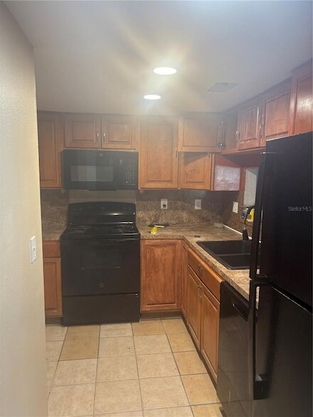 Building Photo - 1320 Mountain View Dr