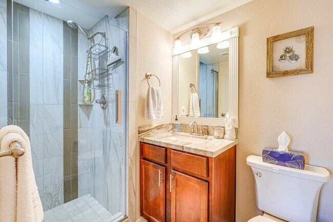 Building Photo - 8787 E Mountain View Rd