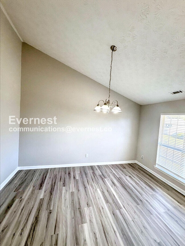 Building Photo - 7011 Regency Ln