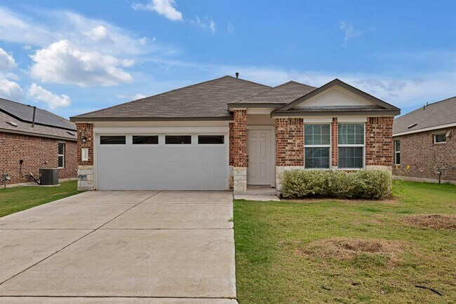 Primary Photo - 332 Escondido Cir