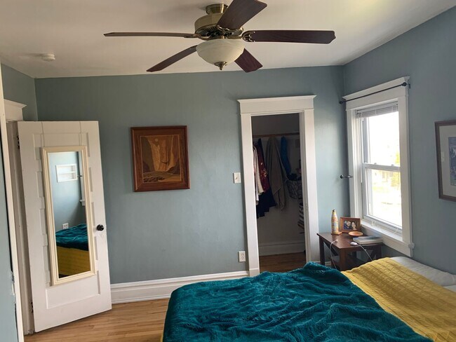 Building Photo - Duluth, MN - 3-bedroom - 2 bathroom - Sing...