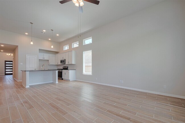 Building Photo - 2405 Seamist Cv Ln