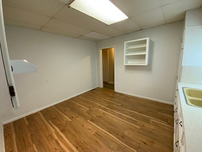 Building Photo - 908 Jewell St