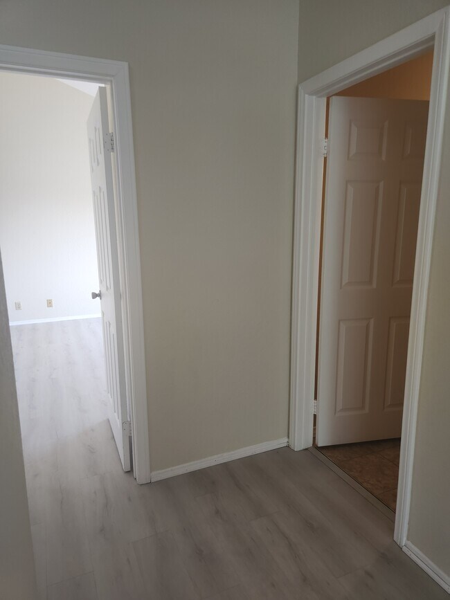 Building Photo - 1208 Roswell Ave