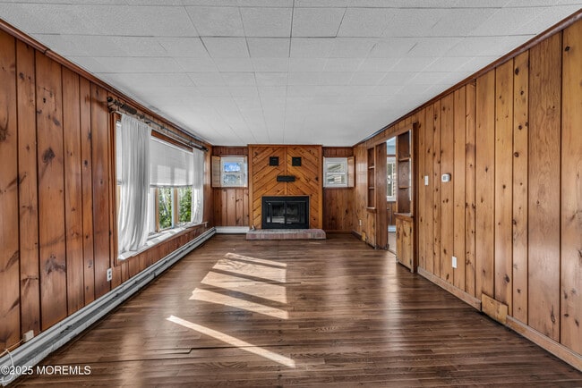 Building Photo - 346 Silver Bay Rd