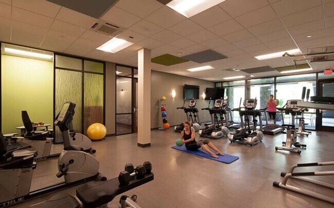 Building Photo - **$50 PRICE REDUCTION** Stunning 3BD, 2.5B...
