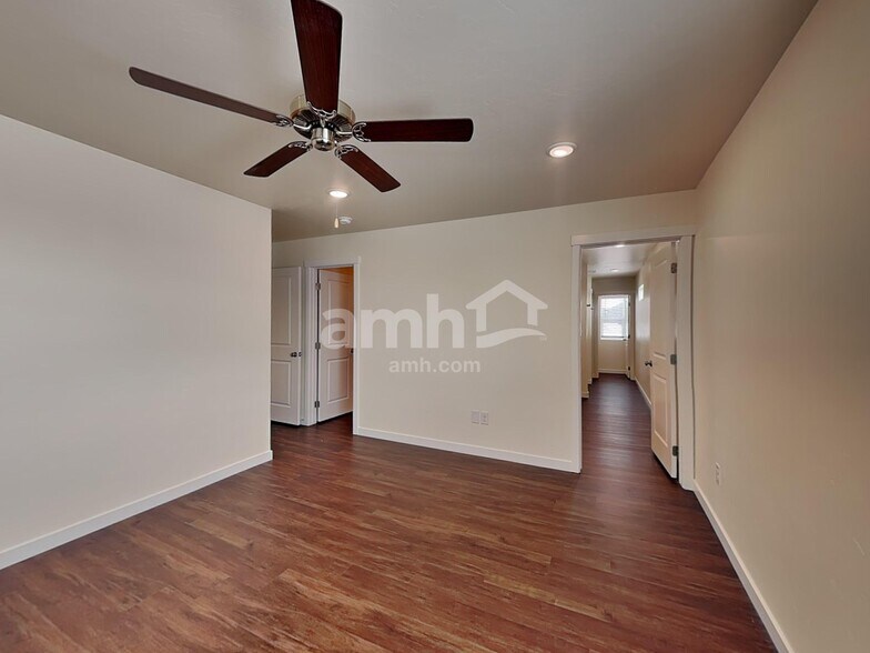 Building Photo - 9365 W Shumard St