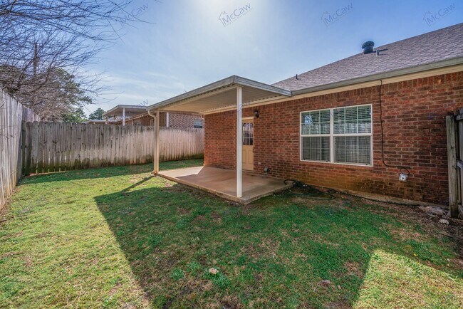 Building Photo - 1612 Stanley Drive