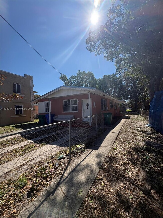 Building Photo - 920 NW 55th Ter