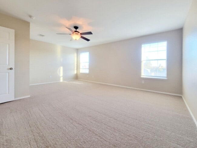 Building Photo - 1007 Ranchero Rd