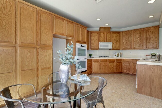 Building Photo - 1996 St Patrick Ln