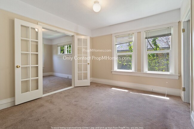 Building Photo - Charming 3 Bedroom Sanctuary in Eliot Neighborhood!