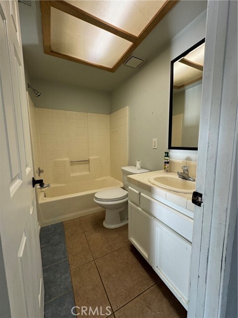 Building Photo - 23910 Sunset Ave