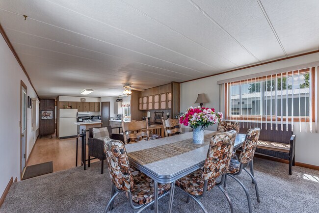 Building Photo - 503 2nd Ave W