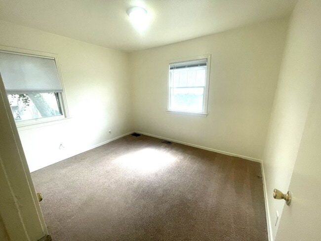 Building Photo - (2539 10th Ave Ct.)