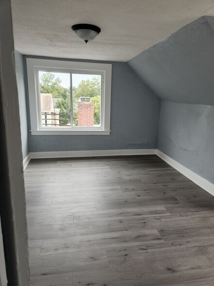 Building Photo - 55 Worrall Ave
