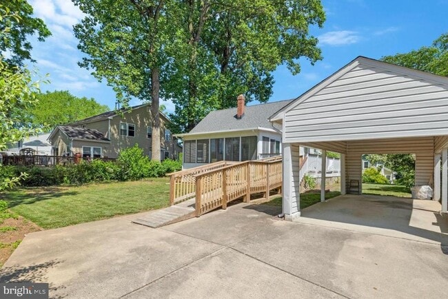 Building Photo - 4038 Poplar St