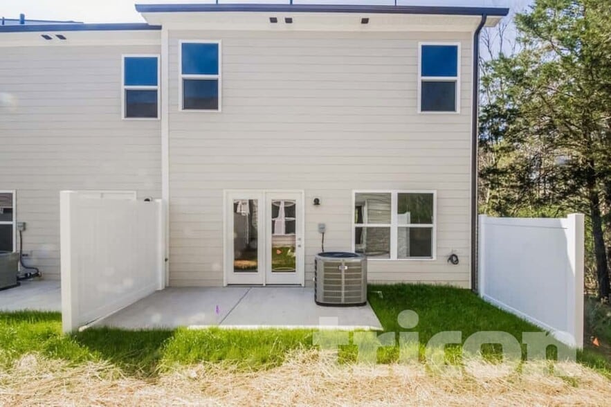 Building Photo - 512 Hickory Leaf Ct