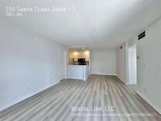 Building Photo - 150 Santa Clara Dr