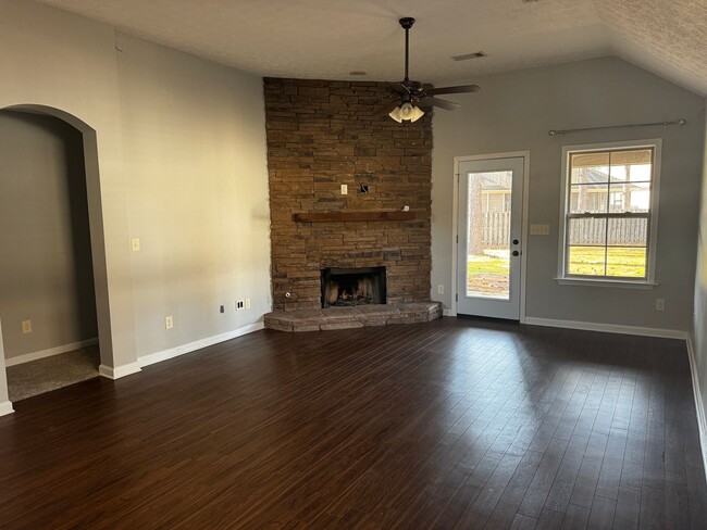 Building Photo - 9133 Saw Tooth Loop