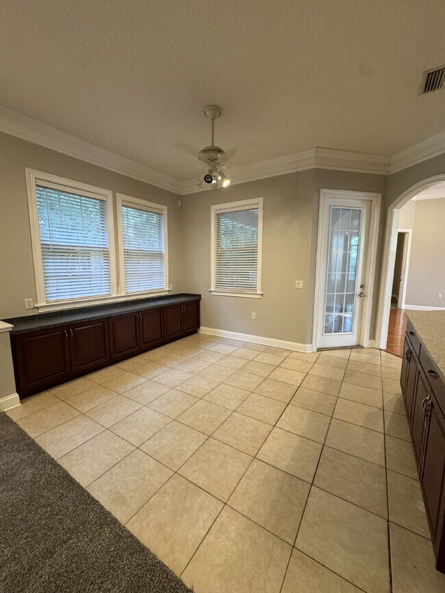 Building Photo - 4 bedroom 4 bath in gated community in Ora...