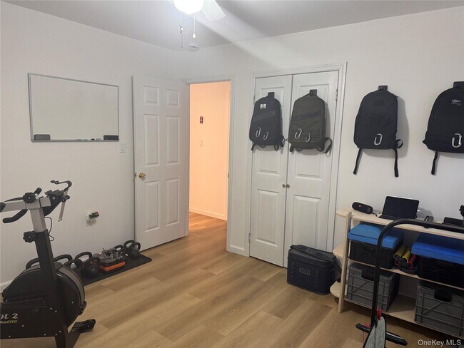 Building Photo - 542 E Pine St