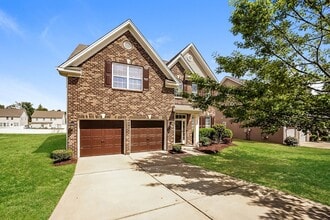 Building Photo - Beautiful 4 Bedroom Single Family Home