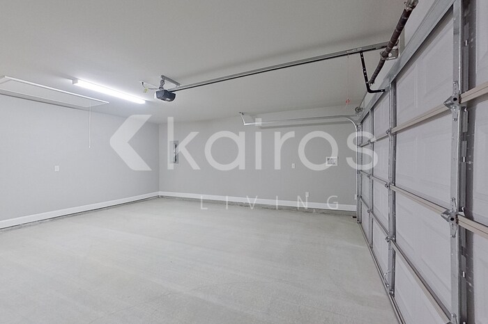 Building Photo - 13808 Pinyon Dr