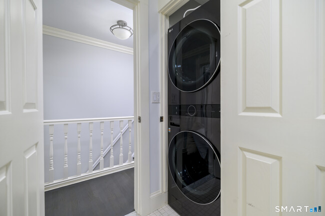 Building Photo - 47 Indian Harbor Dr