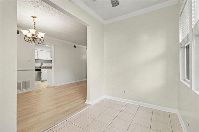 Building Photo - 5159 Roswell Rd NE
