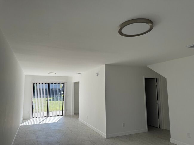 Building Photo - 2103 Wharf Ln