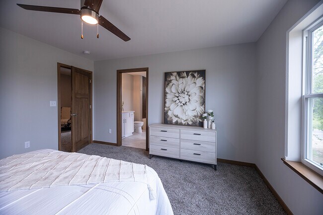 Building Photo - 3402 Green Pastures Ln