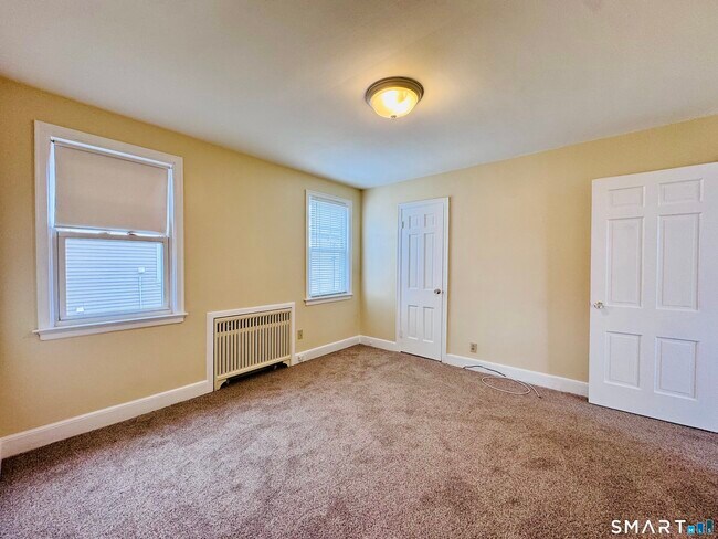 Building Photo - 47 Clover St