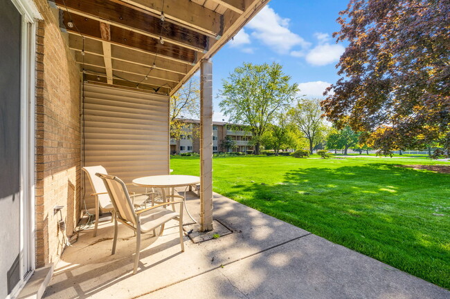 Building Photo - 940 Beau Dr