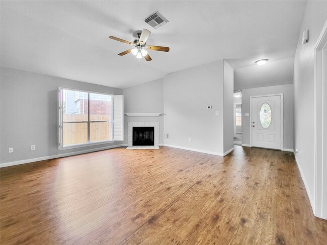 Building Photo - 4010 Redwood Hill Ct