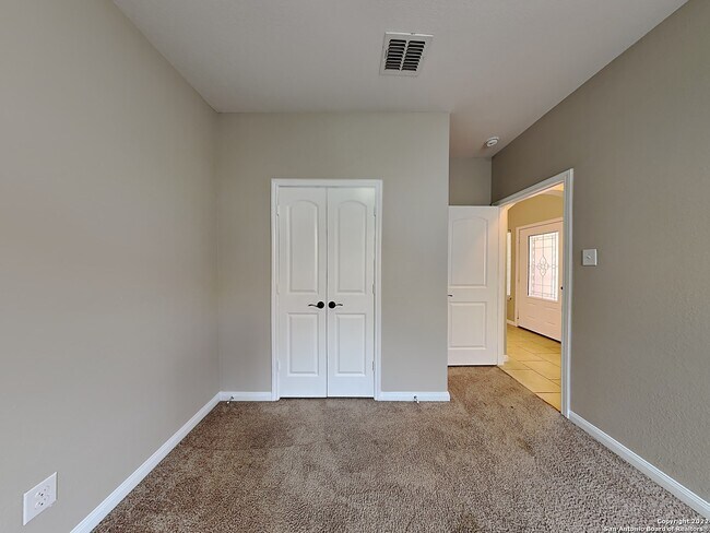 Building Photo - 7715 Watersedge Cove